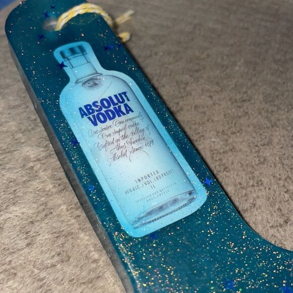 Handmade resin epoxy Absolut vodka shot flight board - Picture 4 of 4